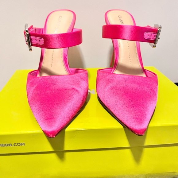 Gianni Bini “Mahleenah” Fuchsia/Pink Heeled Mule - Picture 4 of 7